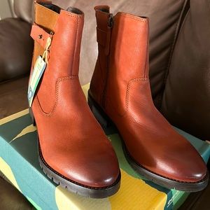 Brand new never worn! Earth booties size 8.5.